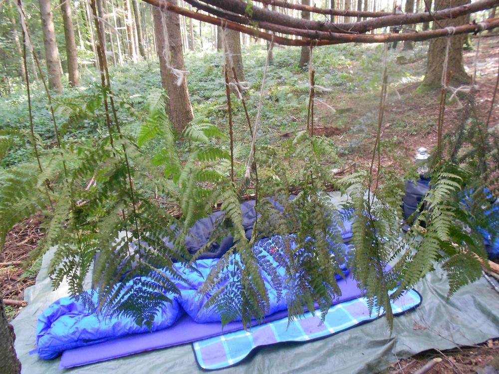 Das Schlafzimmer unter dem Blätterdach in dem Projekt 