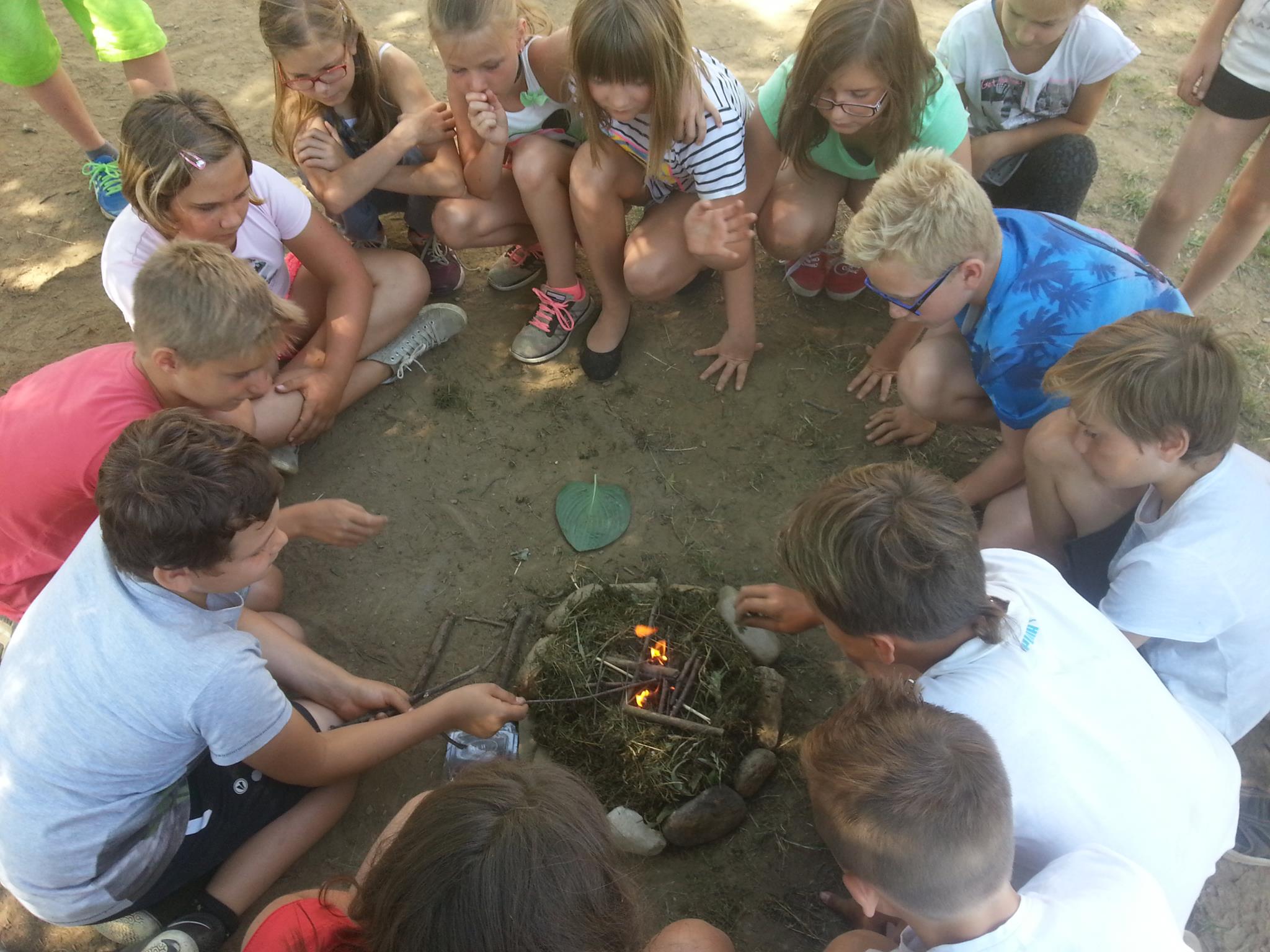 Die Schulgruppen mit denen Alexandra Haaji zusammenarbeitet, können erlebte Gefühle beim sozialen Lernen, als friedfertige Gefühle speichern