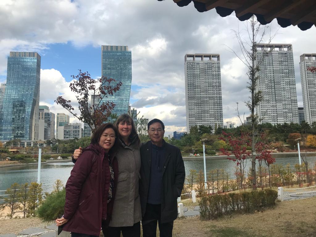 Prof. Dr. Kim, Petra Jäger und Prof. Dr. Lee, drei alte Freunde in Incheon